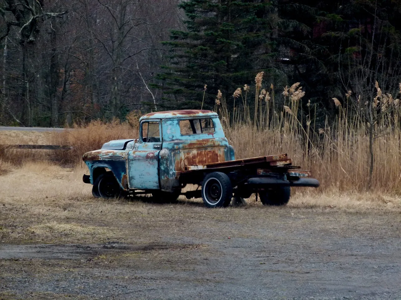 truck, old, vehicle, rusted, broken, junk, rust. How to bundle junk removal services, explained