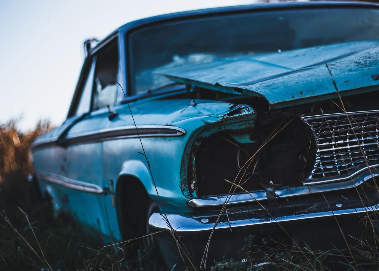 car, vehicle, auto, old, car wallpapers, broken, junk, abandoned, destroyed. Hiring for a junk removal business: finding people who show up