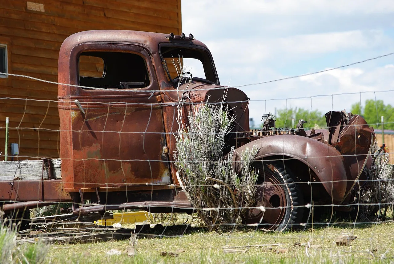 truck, vehicle, rust, vintage, transport, fence, grass, trees, shrubbery, weeds, green, brown, old, antique, utah, building, junk, structure, nature, transportation. Junk removal operations in Saskatoon, Halifax and Hamilton