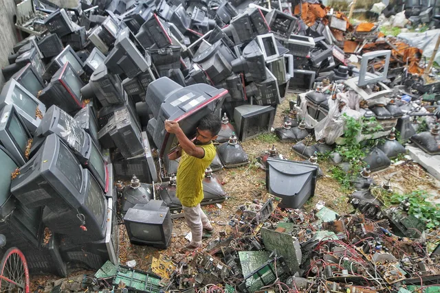 man, televisions, junkyard, junk, old, waste management, electronics, e-waste, e-waste management, dhaka, bangladesh, waste management, e-waste, e-waste, e-waste, e-waste, e-waste, bangladesh, bangladesh. Junk removal e-waste recycling in BC: fees, depots, and legal duties