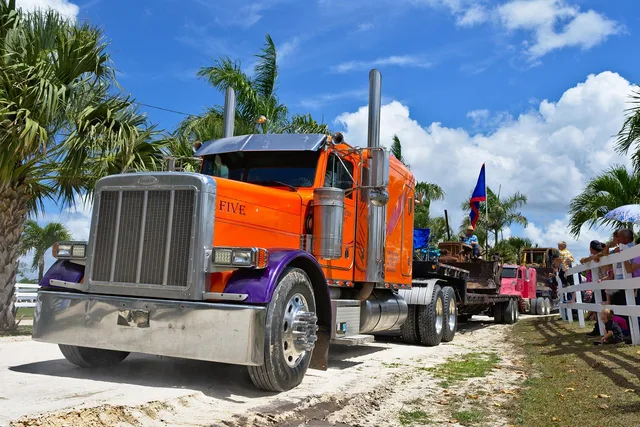 truck, big rig semi, transportation system, freight, haul, big rig, excavator, heavy load, parade, truck, truck, freight, big rig, big rig, big rig, big rig, big rig, excavator. Junk removal startup: a one-week market-check plan