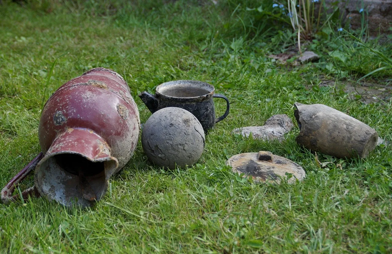 junk, finding, old, iron collection. How Canadian junk removal crews handle lifting and safety duties