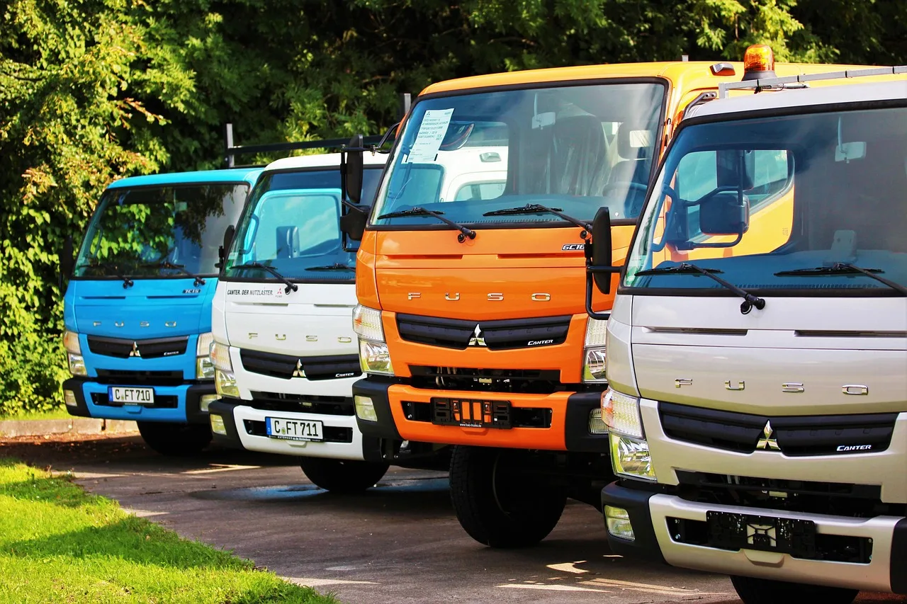 truck, road, car dealer, ride, business, small truck, men, truck, truck, small truck, small truck, small truck, small truck, small truck. Profitable junk removal services: the contribution per truck hour test